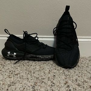 Under Armour Men’s HOVR Phantom 2 Running Shoes size 11.5 / Black and Jet Gray